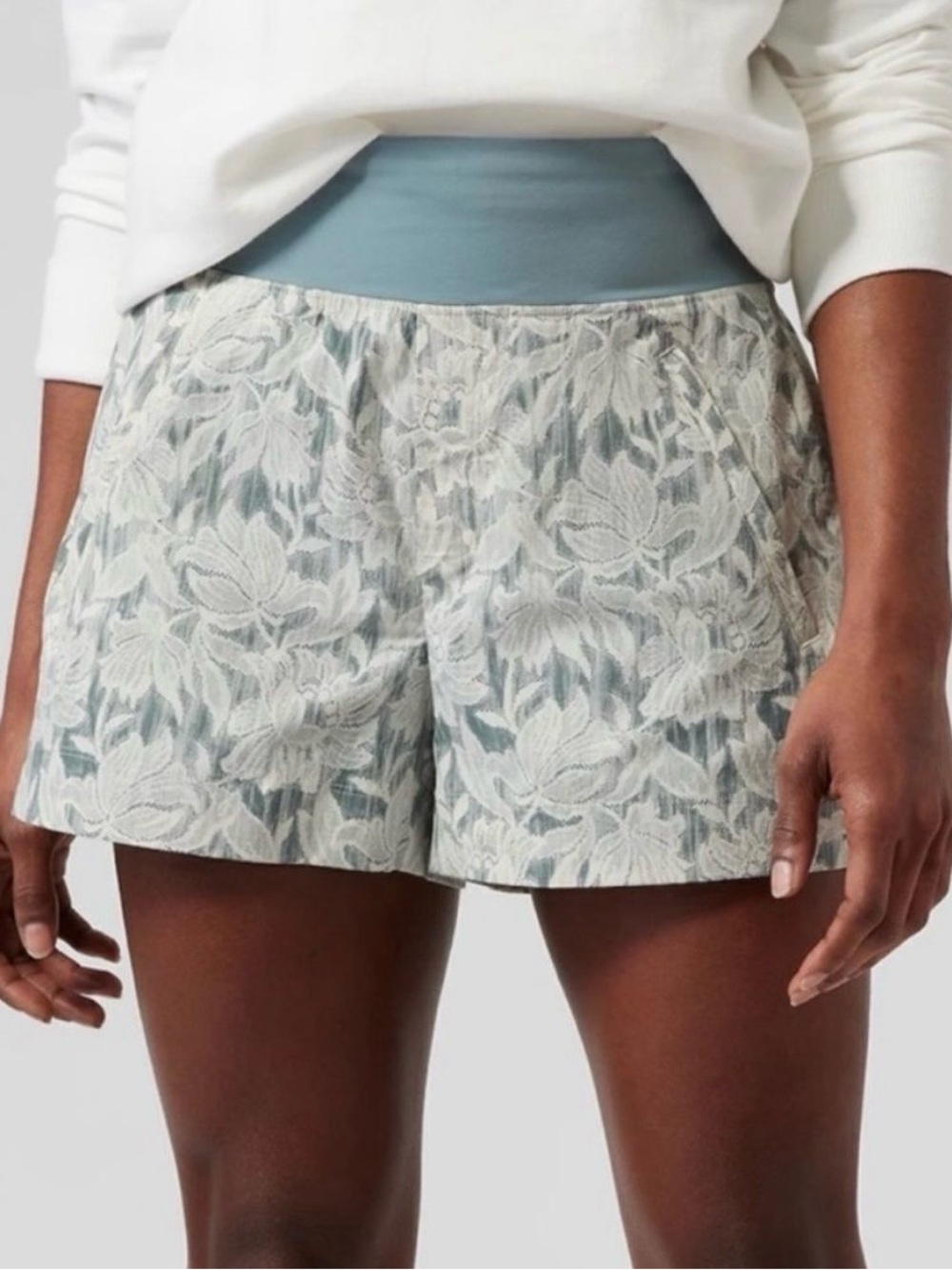 Athleta Trekkie North Short Green Ethereal Bloom Print Sz 10